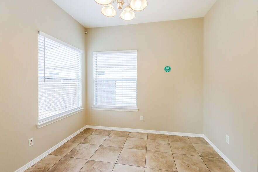 Building Photo - 26622 Cypresswood Dr