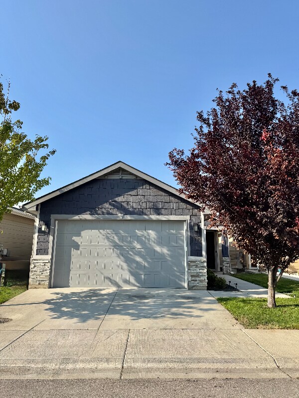 Building Photo - 2090 W Claira Rd