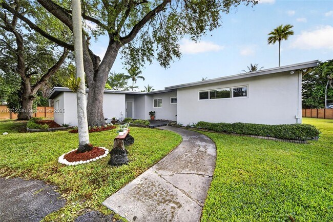 Building Photo - 11665 W Biscayne Canal Rd
