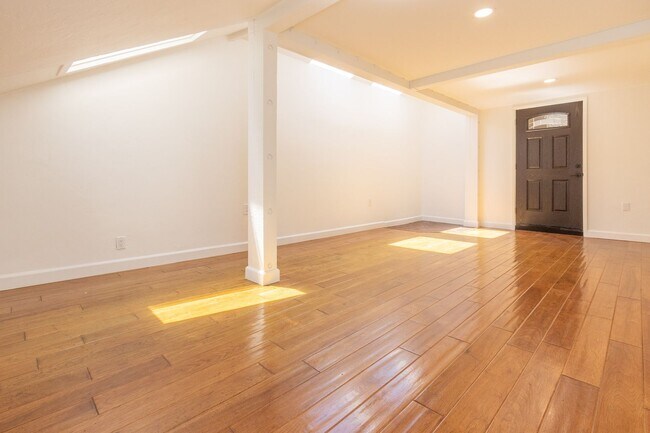 Building Photo - Iconic A-Frame Encinitas 4 Bed + Studio Sp...