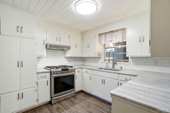 Building Photo - 3750 Martin St