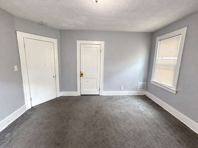 Building Photo - 4368 Buckingham