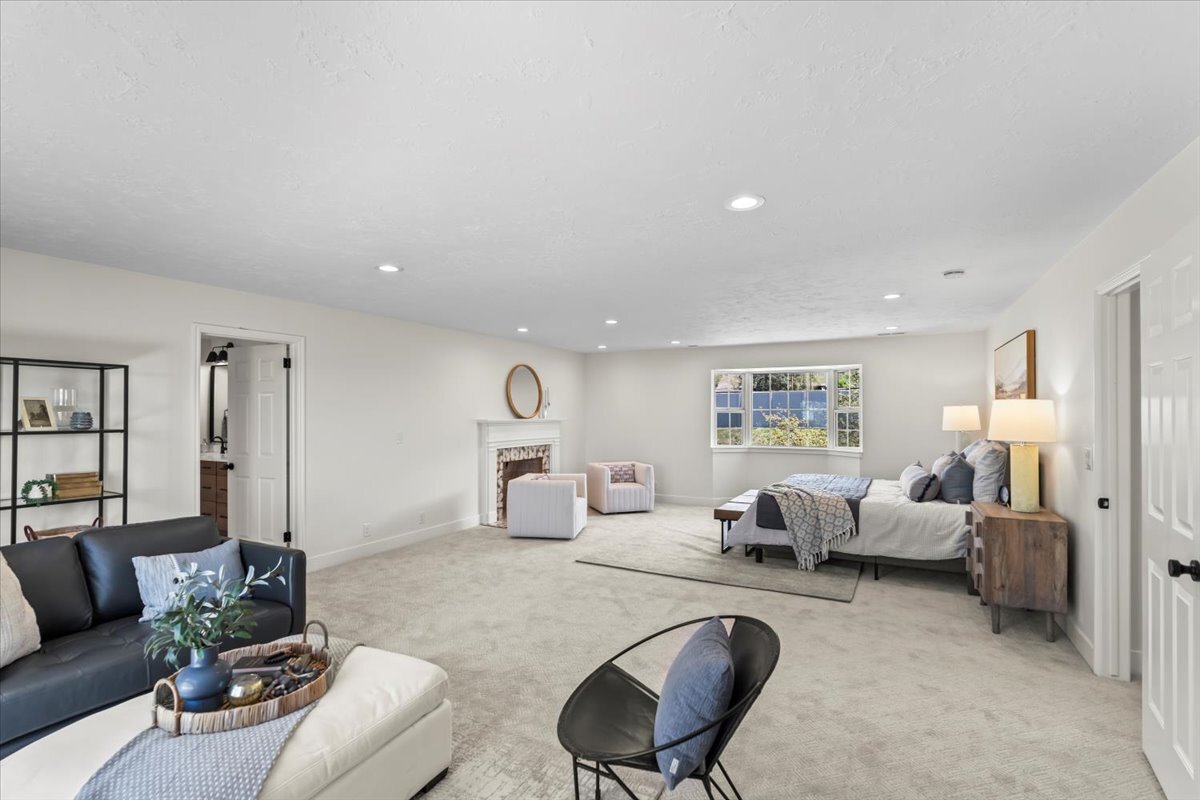Building Photo - 717 Woodridge Dr