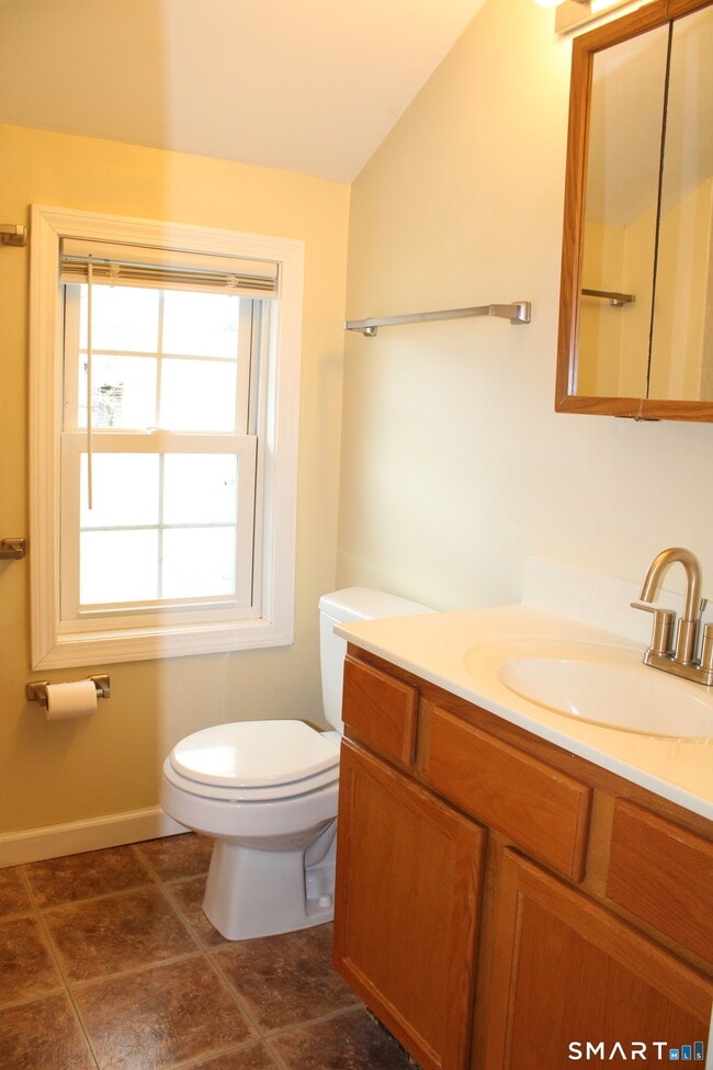 Building Photo - 6 Sunnyside E Rd Ext