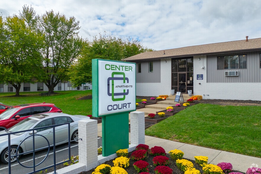 Primary Photo - Center Court Apartments