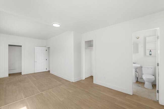 Building Photo - Freshly Remodeled 3 Bed / 2 Bath Home with Large Private Yard