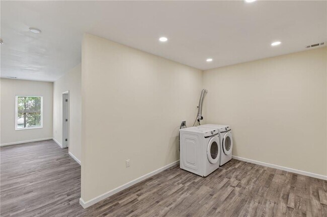 Building Photo - 160 Janney Cir