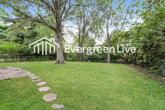 Building Photo - 859 Heatherstone Dr