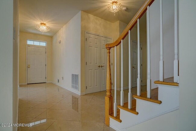 Building Photo - 6 Mulberry Ln