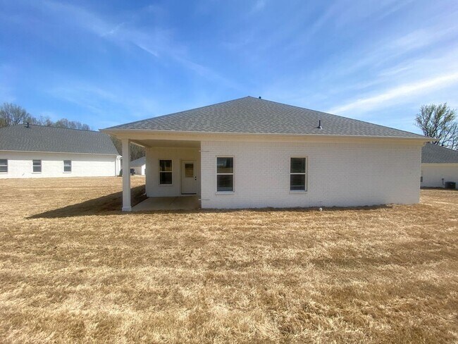 Building Photo - 4 bedroom 2 bath house built in 2024 in new development