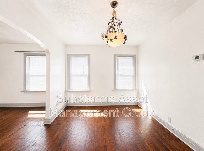 Building Photo - 939 East Dr