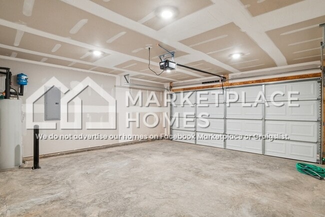 Building Photo - 2069 Southwood Cir
