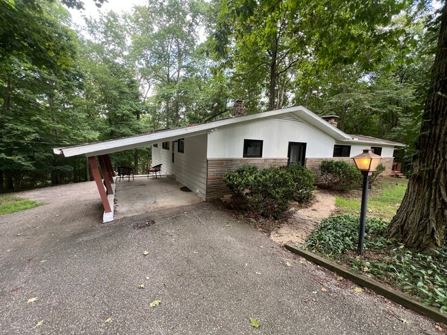 Primary Photo - 5948 Edgewood Cir