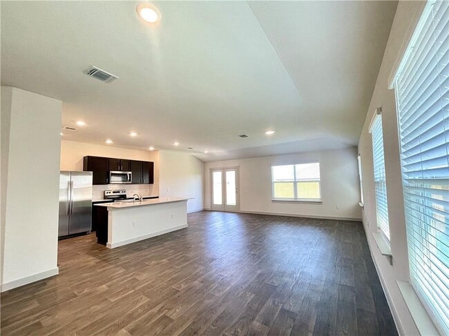 Building Photo - 110 Krause Spgs Dr