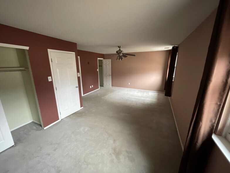 Master Bedroom - 9541 James St