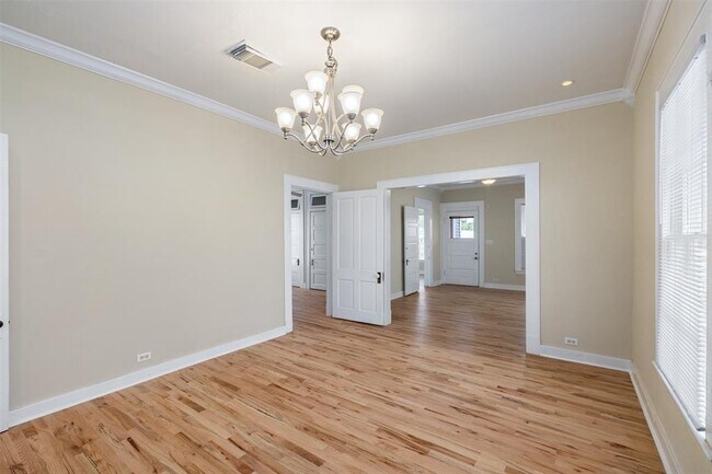 Building Photo - 1710 Avenue O