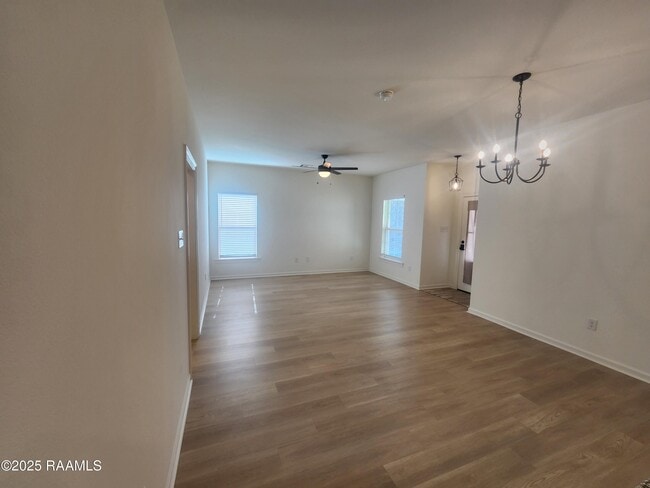 Building Photo - 208 Stockbridge Ln