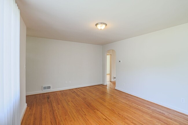 Building Photo - 5319 Plainfield Ave