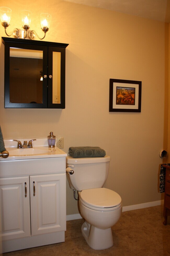 Building Photo - 133 Bayview Ave