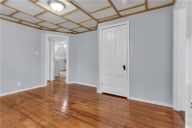 Building Photo - 244 Paradis Ave