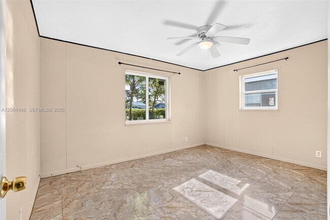 Building Photo - 6240 SW 22nd Ct