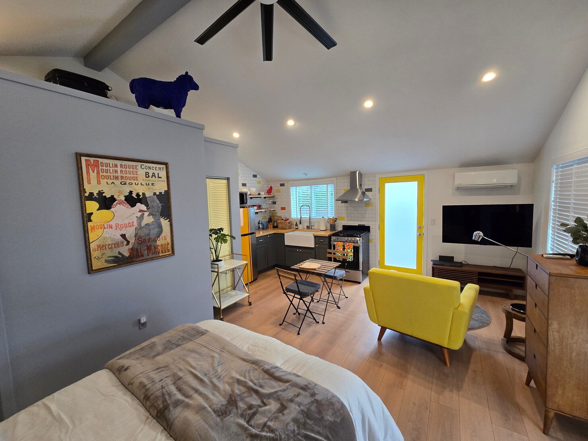 Building Photo - 22116 Gilmore St