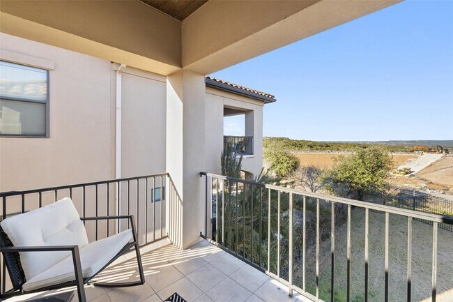 Building Photo - 2216 Gilia Dr