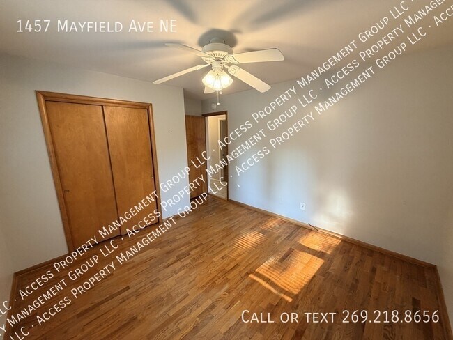 Building Photo - 1457 Mayfield Ave NE
