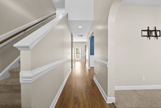 Building Photo - Gorgeous 3 Bed 2.5 Bath Home in Lexington Plantation