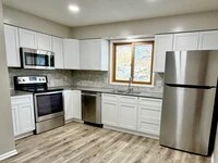 Building Photo - 6718 S 87th St