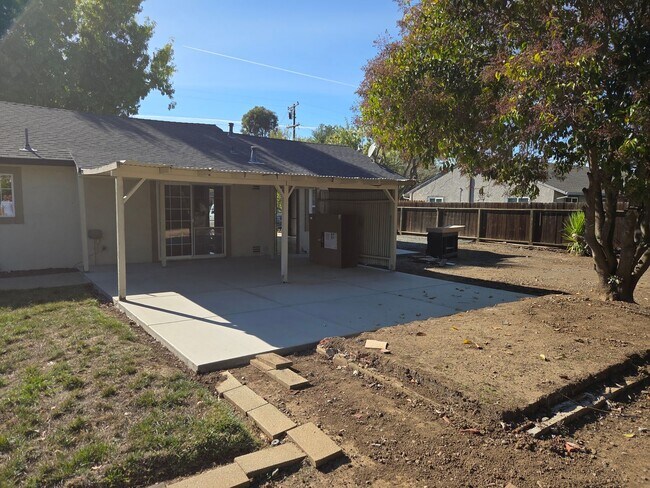Building Photo - Update Rancher with Huge outdoor space