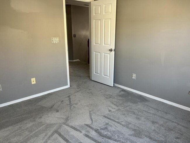 Building Photo - 8217 Beaded Stone St