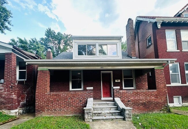 Building Photo - 3642 Montana St