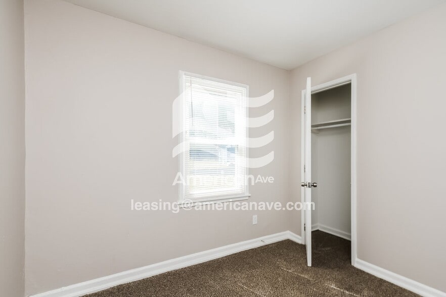 Building Photo - 649 Oakleaf Dr