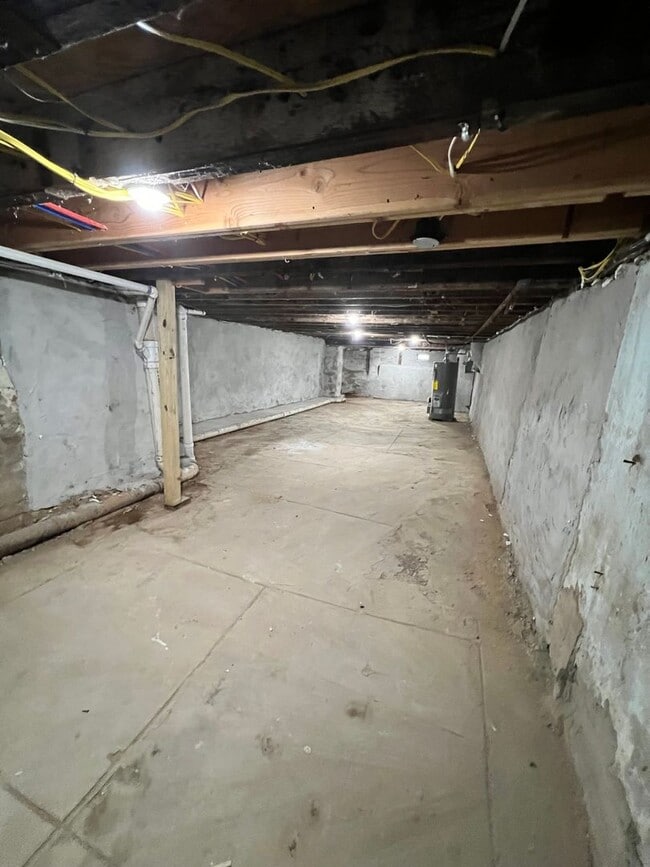 Building Photo - Renovated 3bd/1bth House with Rear yard!! SECTION 8 ONLY!!