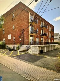 Building Photo - 68 W Main St