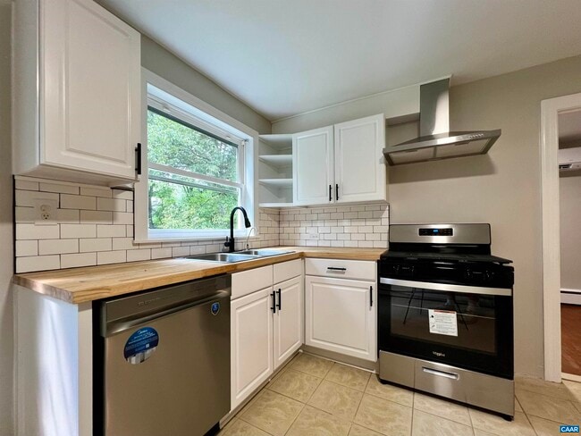 Primary Photo - 2525 Woodland Dr