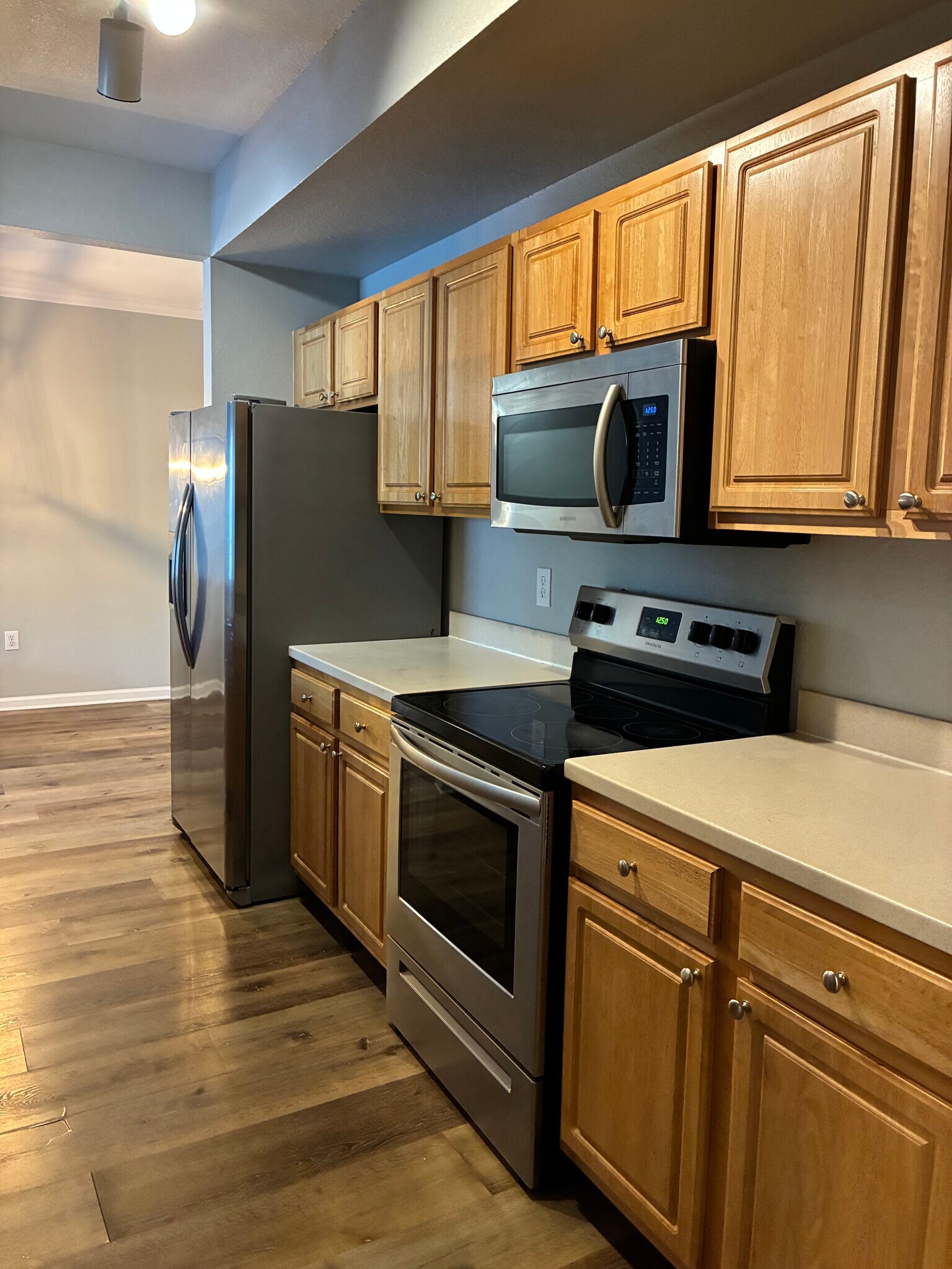 Building Photo - 10075 Gate Pky N