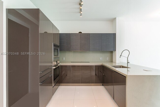 Building Photo - 1080 Brickell Ave