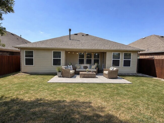 Building Photo - 1302 Deerfield Dr