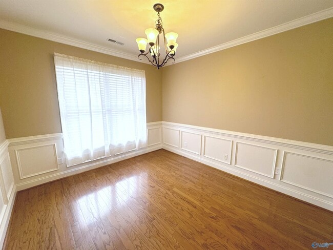 Building Photo - 126 Windridge Way SW