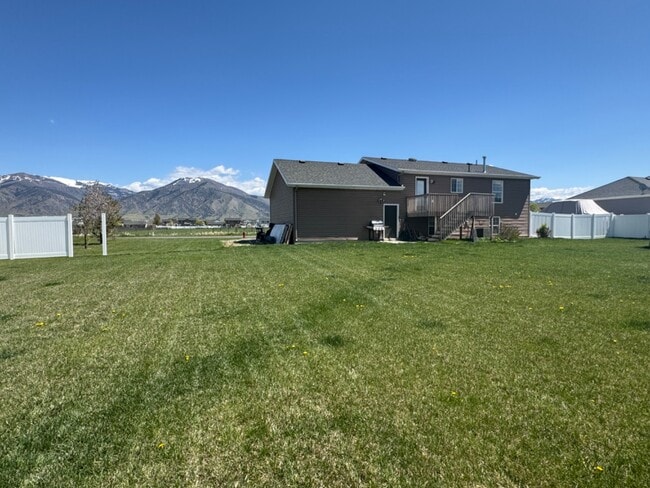 Building Photo - 3261 S 1500 W