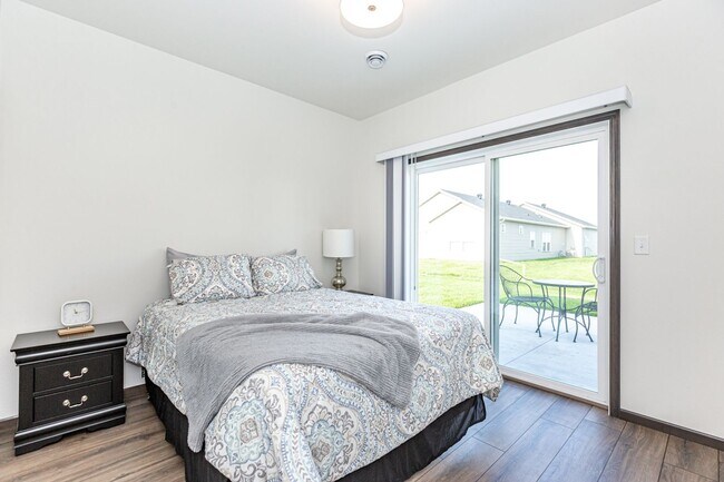 Building Photo - 3-bedroom, 2-bathroom South Fargo Family Home w/ 2 Stall Garage