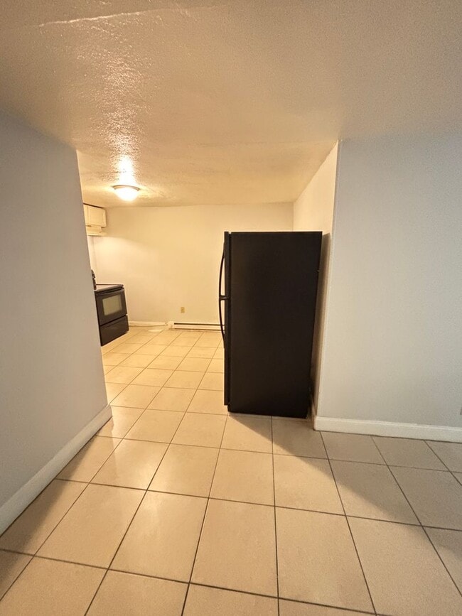 Building Photo - 384 Tilghman St