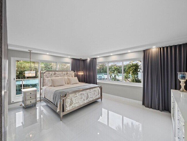 Building Photo - 1151 N Fort Lauderdale Beach Blvd