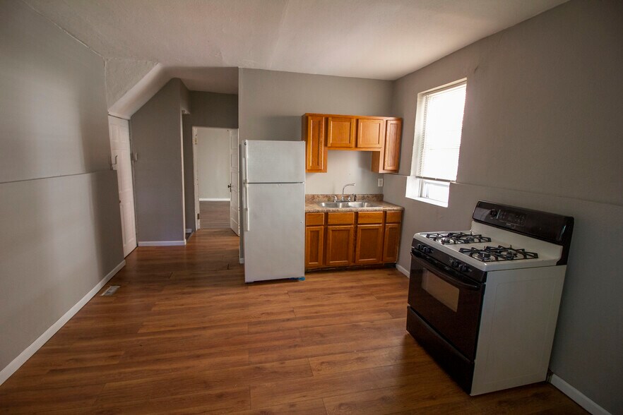 Building Photo - 2835 Miami St