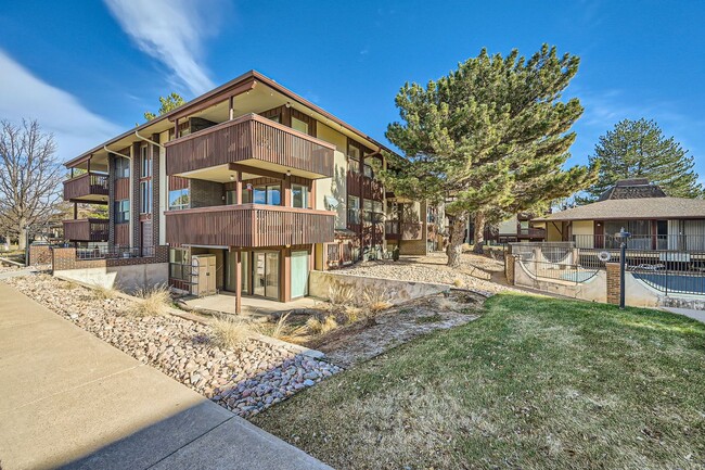 Building Photo - BEAUTIFUL 2 Bed 2 Bath Condo in Boulder- A...