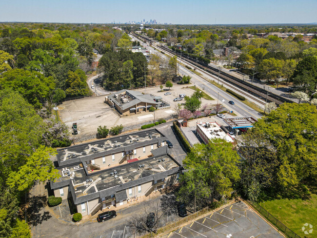 Building Photo - Ivy Chase Apartments