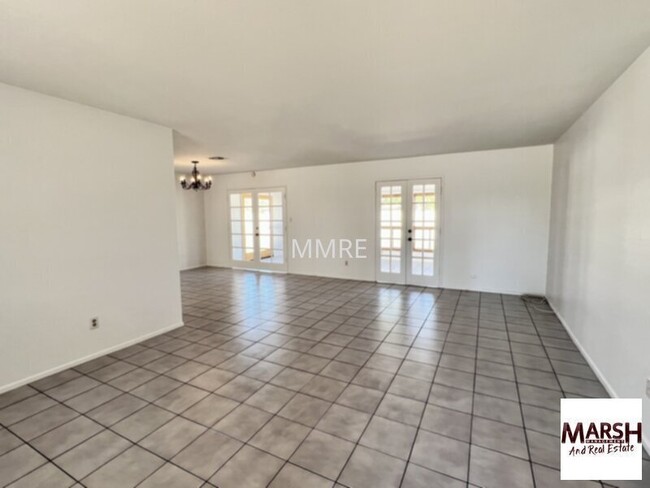 Building Photo - Spacious and updated 3 bedroom home in Tempe!