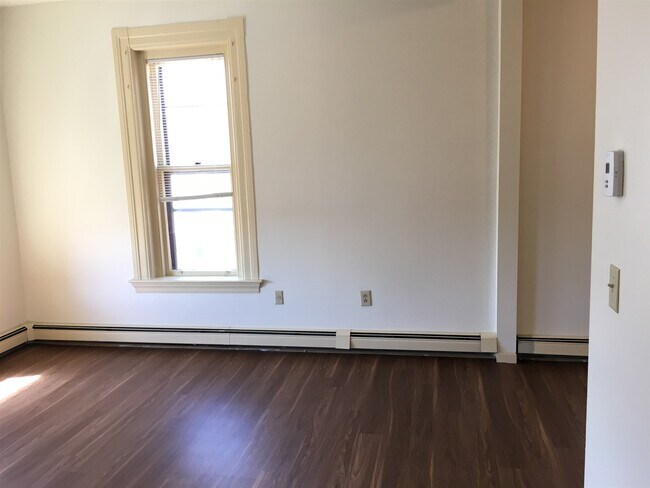 Building Photo - 124 Orange St